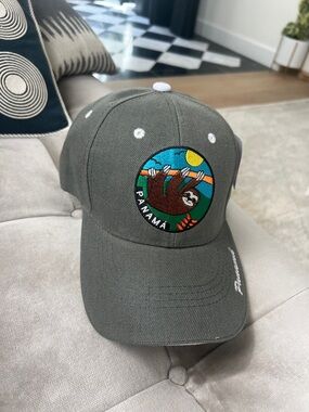 COSTA RICA PURA VIDA BEIGE CAP SLOTH ON IT _NEW